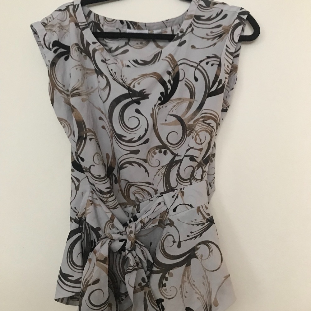 Women's blouse Gray color, with print, Size Medium